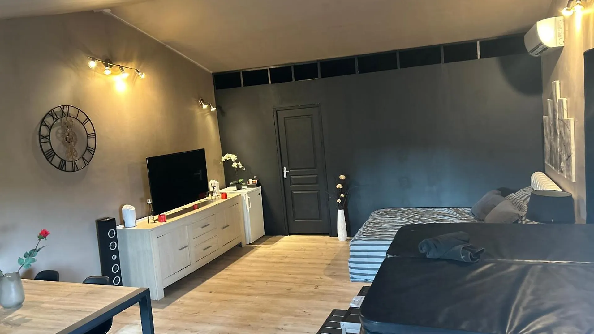Loveroom Et Secretroom Gardanne Hodinový hotel