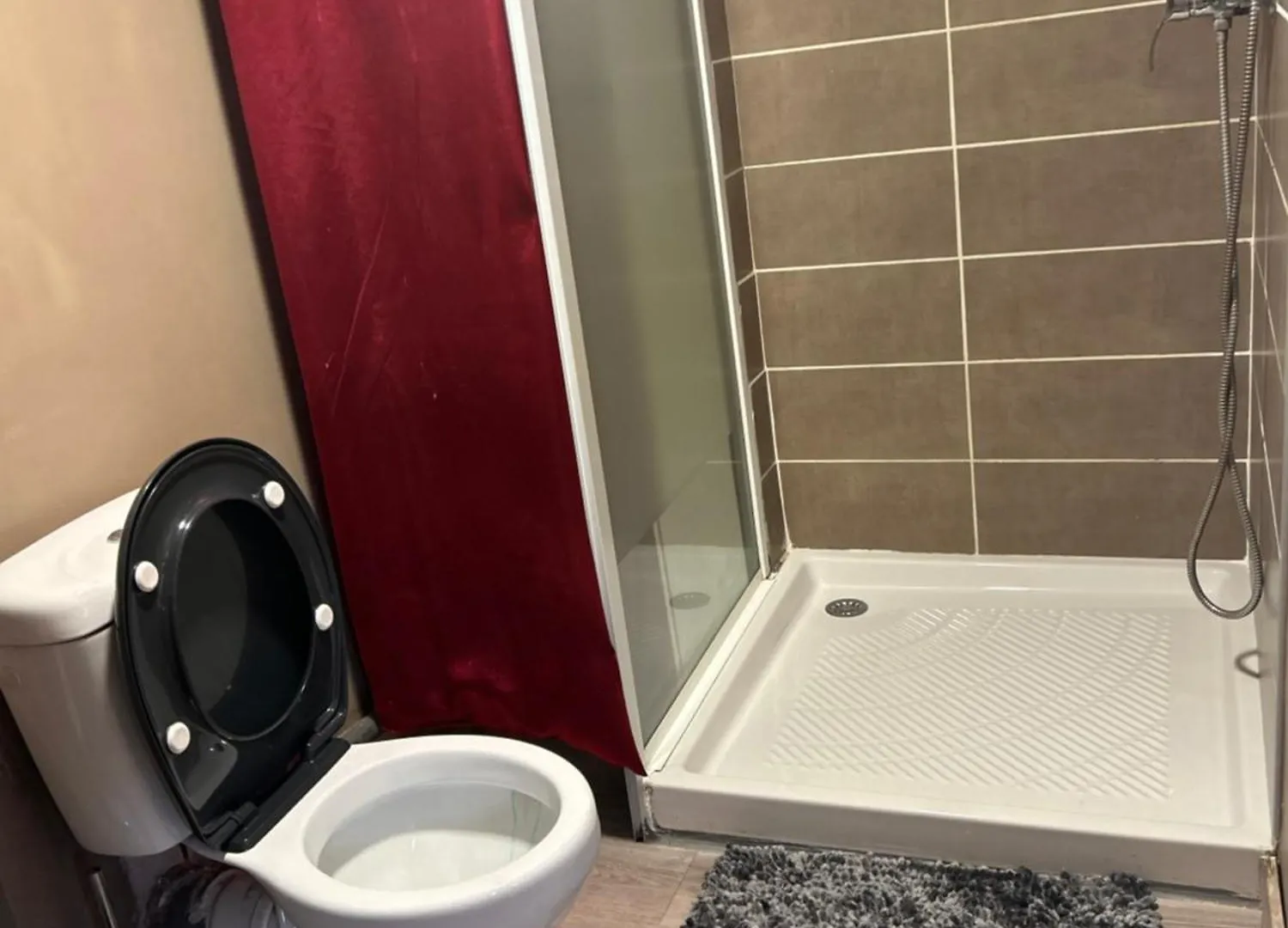 Loveroom Et Secretroom Gardanne Love hotel